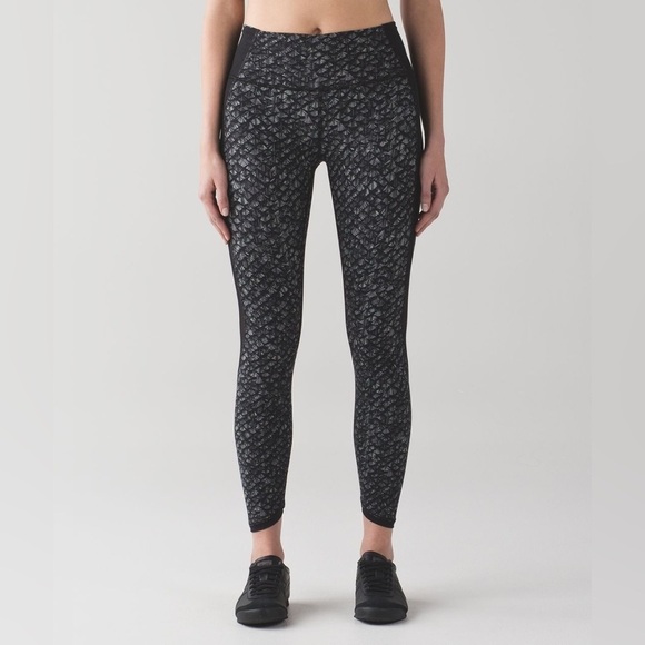 Lululemon Featherlight Tight Iridescent Multi Black / Black Size 4 - Picture 1 of 9